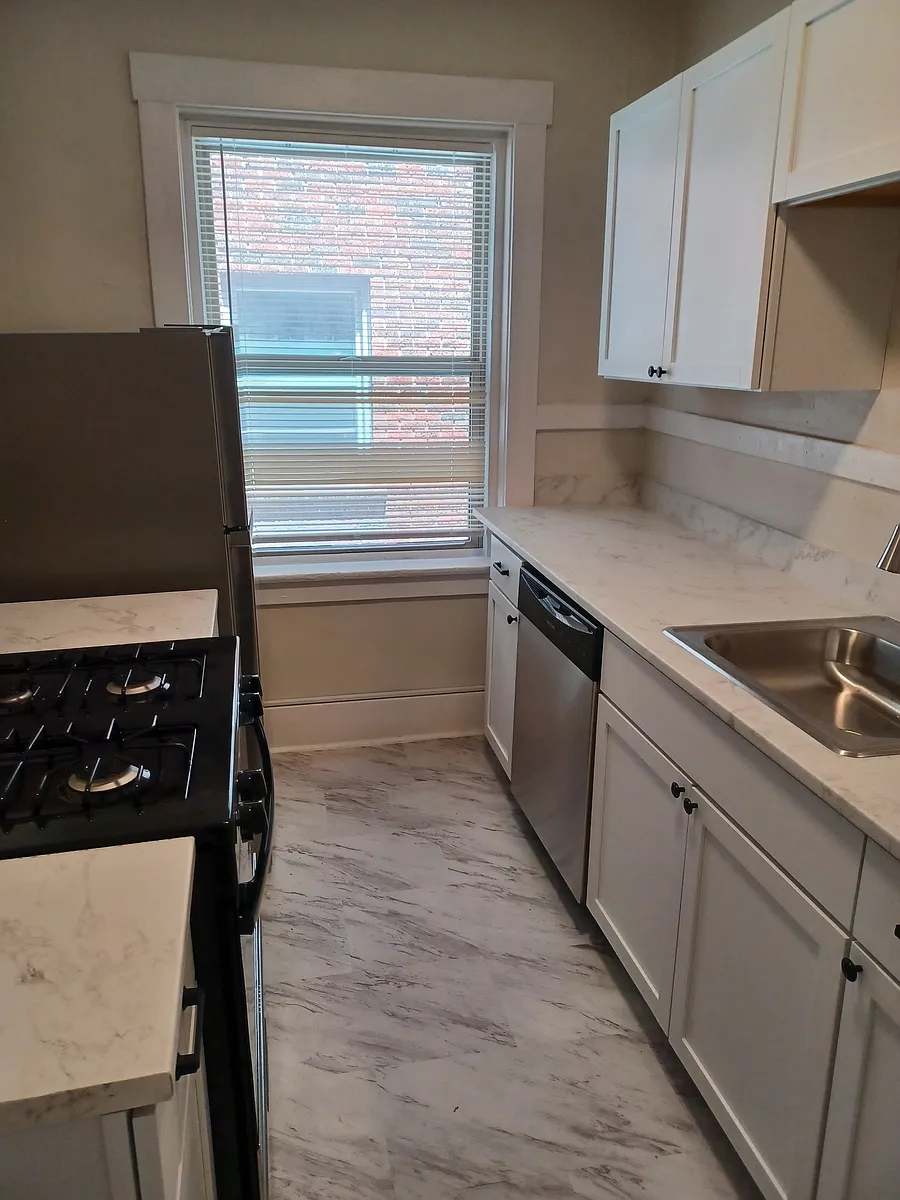 Building Photo - 1531 S Rockford Ave #8