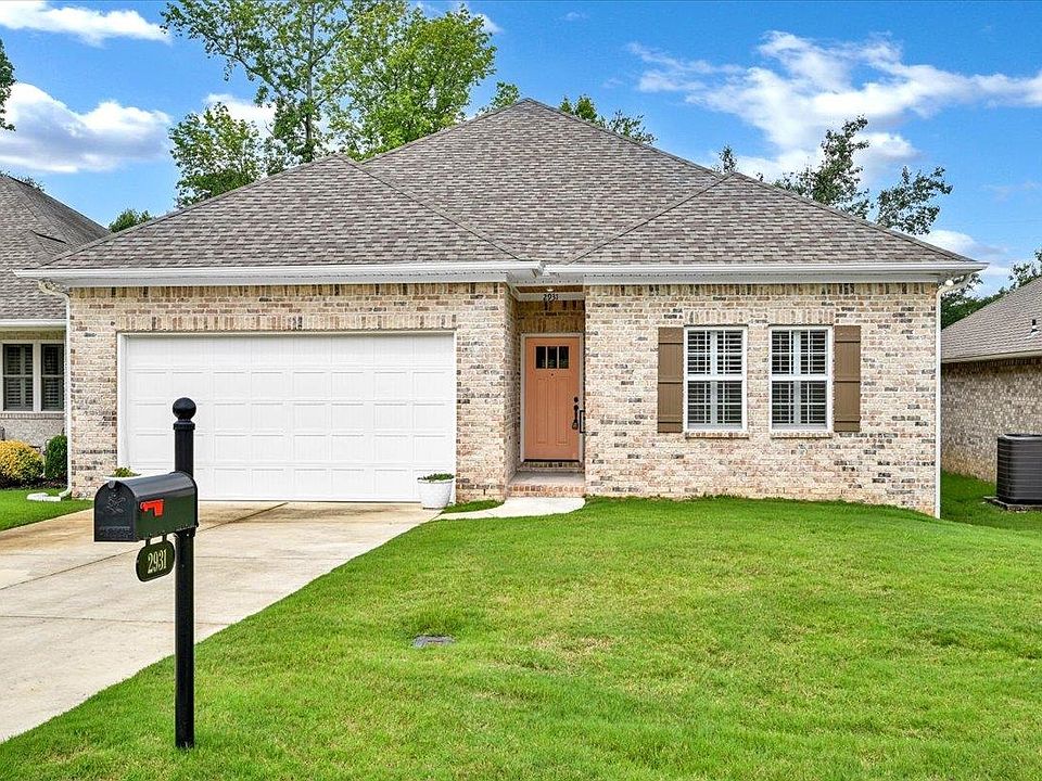 1st image of 2931 Phelan Cir SE
