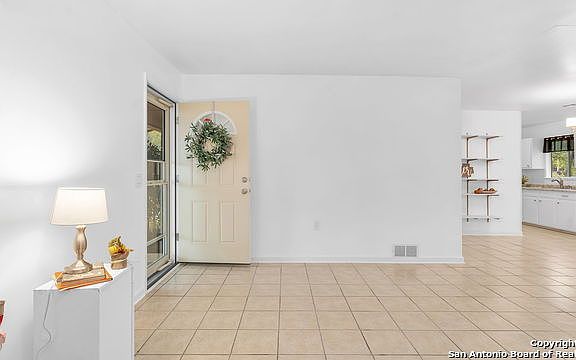 3rd image of 7621 Leafy Hollow Ct