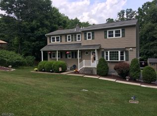 2 Spruce Dr, Sussex, NJ 07461