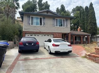 22107 Barbacoa Dr, Saugus, CA 91350