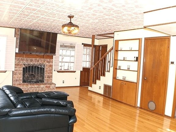 2nd image of 3315 Triola Dr