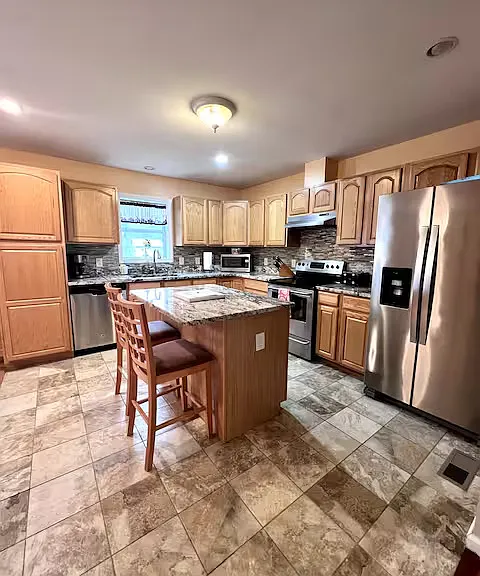 104 Sewell St — Photo 7
