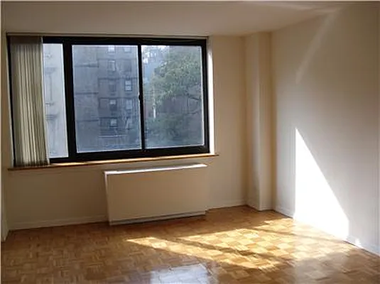 Rented by R New York | media 21