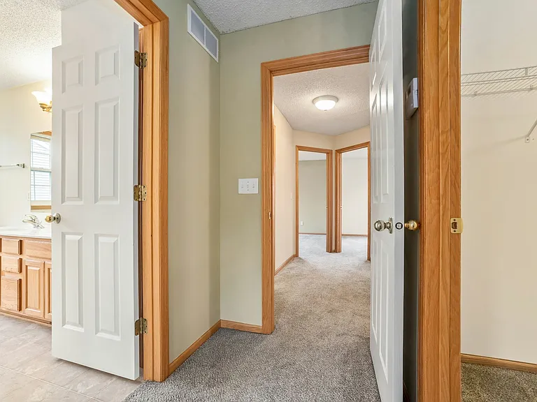 15726 Frisian Ln — Photo 39