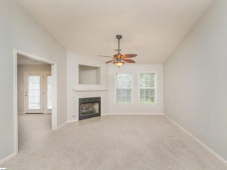 215 E Middlebury Ln SW — Photo 15