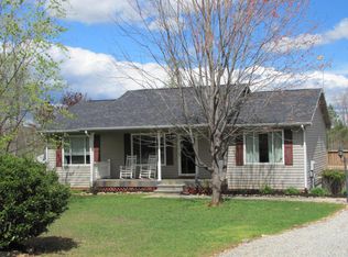 1219 Woods Edge Dr, Bedford, VA 24523