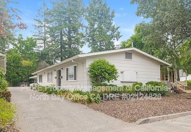 630 Wright St #G — Photo 2