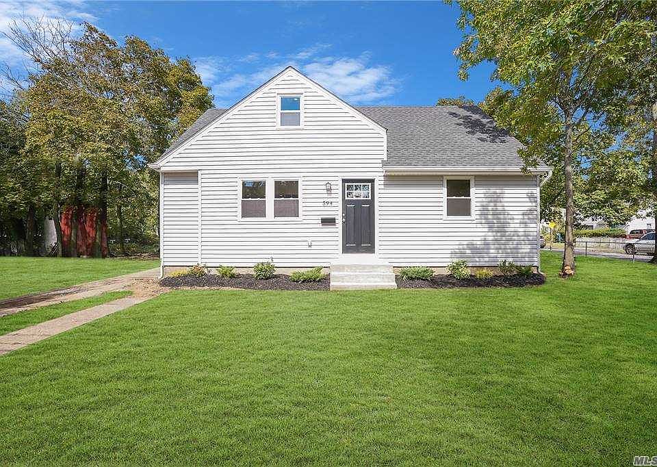 1st image of 594 Winthrop Dr