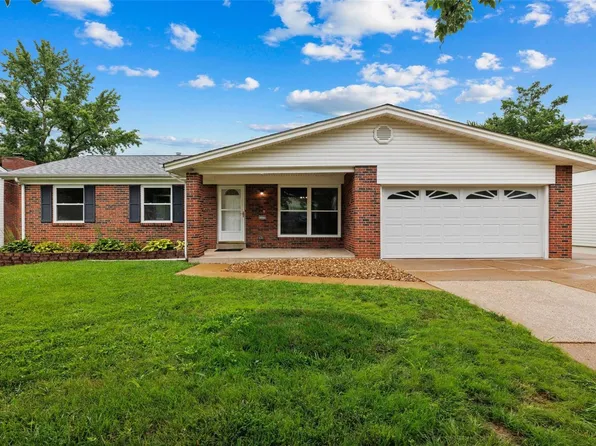 11773 Parish Dr, Bridgeton, MO 63044