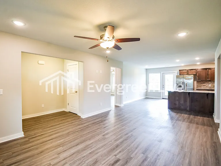 418 N Mojave St — Photo 9