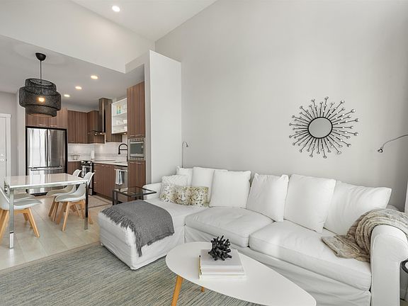 3rd image of 4690 Hawk Ln #408