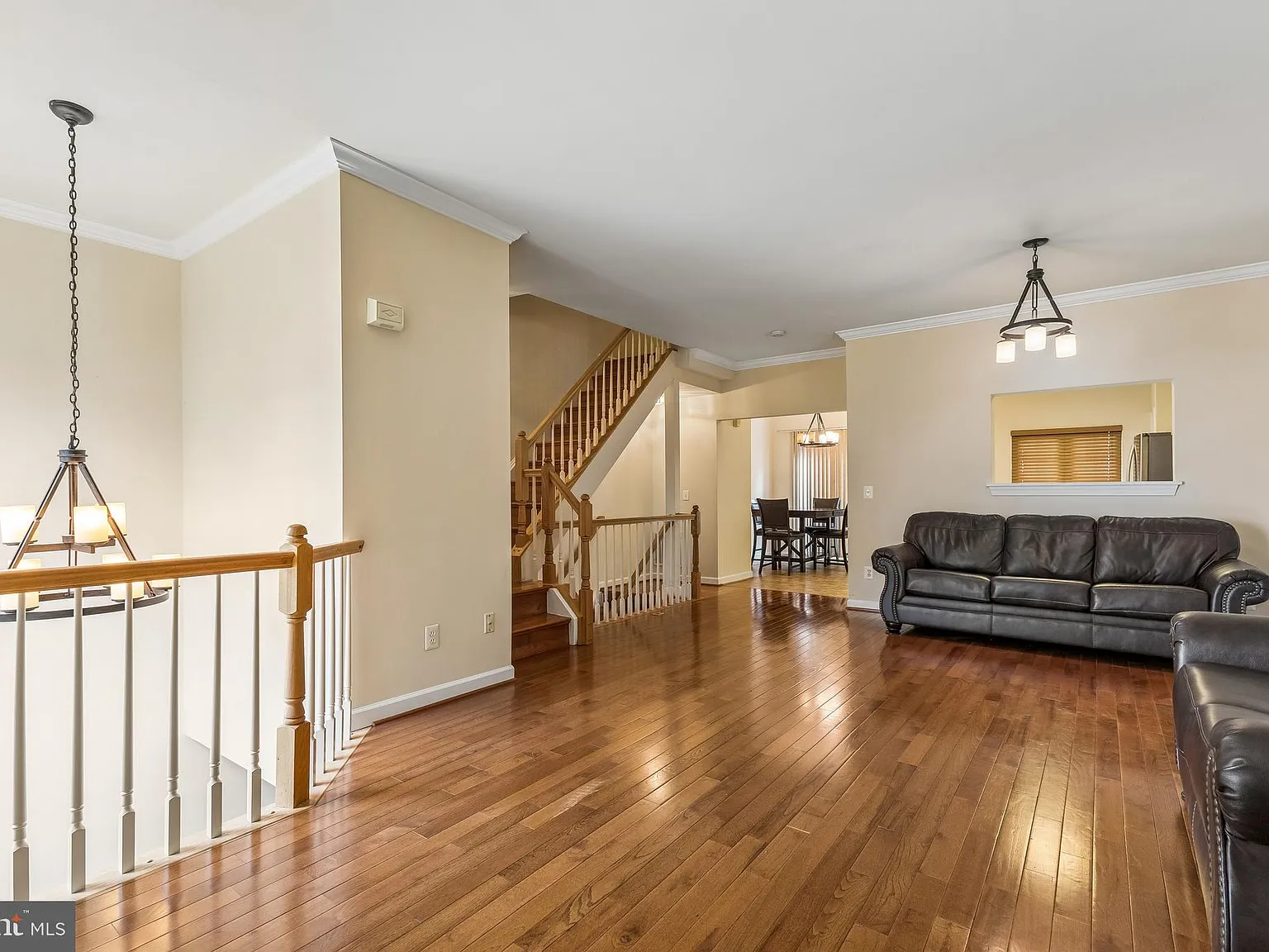 3 bed, 3.5 bath, 1998 sqft, $2,800 — Photo 3
