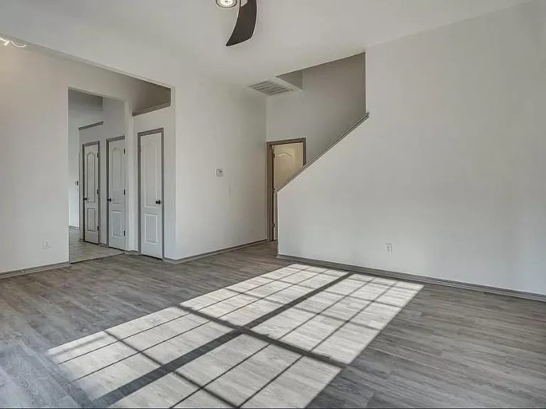 3829 Ives Way — Photo 7