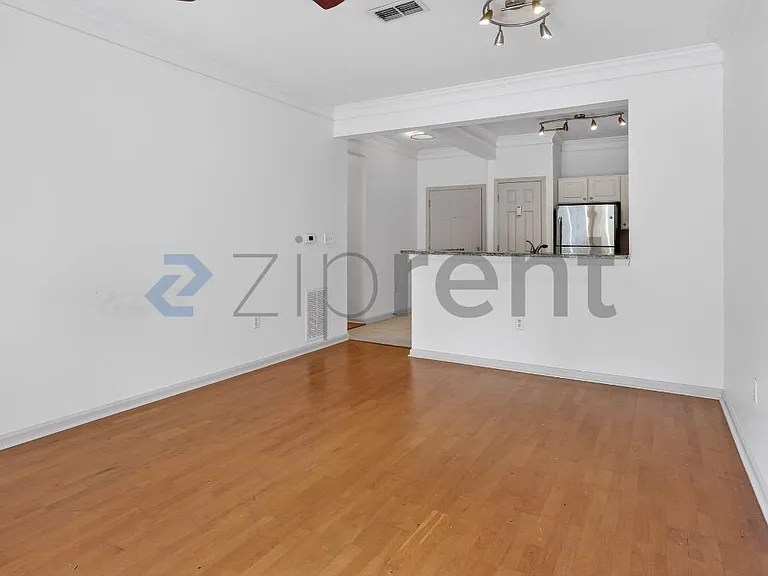 1111 Westchester Rdg NE — Photo 7