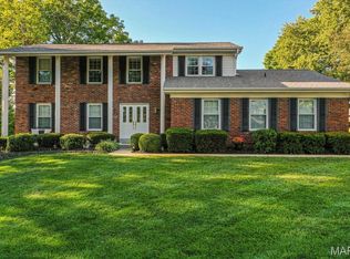 1369 Thornwick Dr, Ballwin, MO