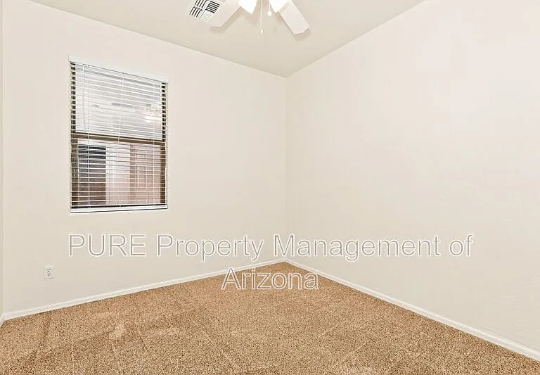 1136 E Nickleback St — Photo 17