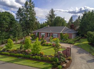 1460 S Skyland Dr, Lake Oswego, OR 97034