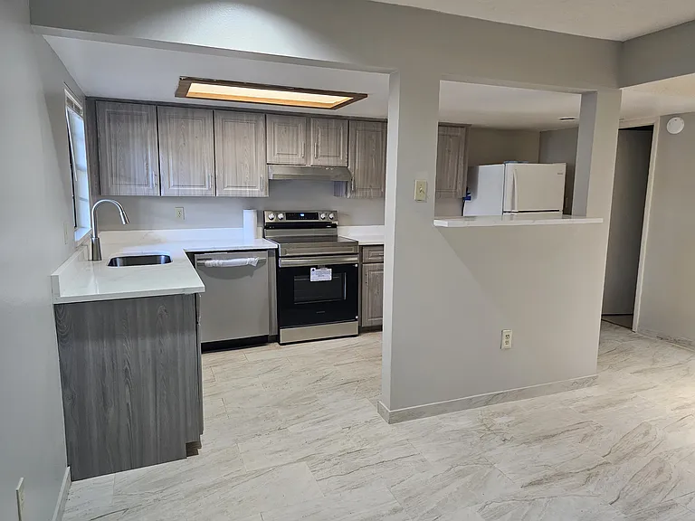 1880 N Crystal Lake Dr #24 — Photo 4