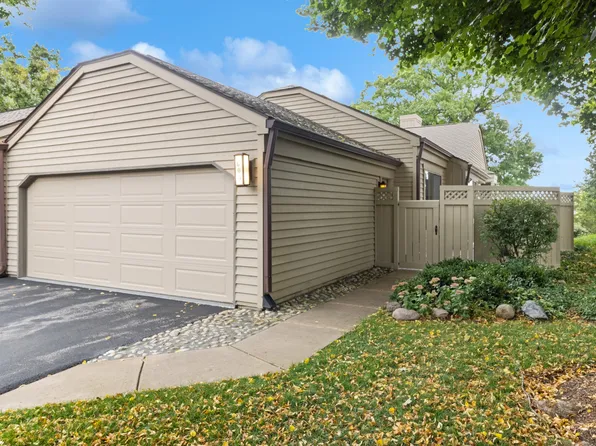 605 N Shoreline Rd, Barrington, IL 60010