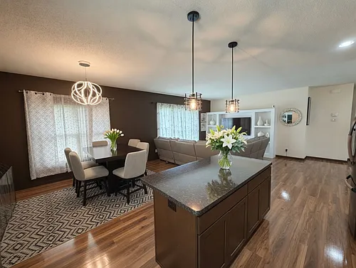 1190 Landings Ln Photo 1