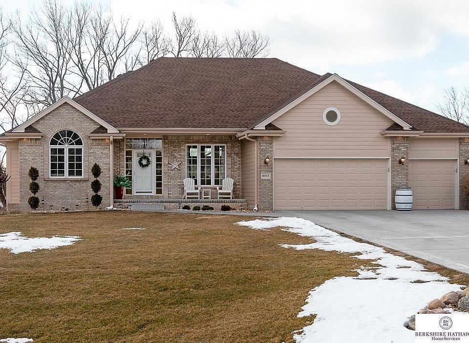 1st image of 16653 Woodland Dr