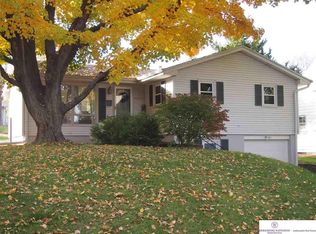 8211 Decatur St, Omaha, NE 68114