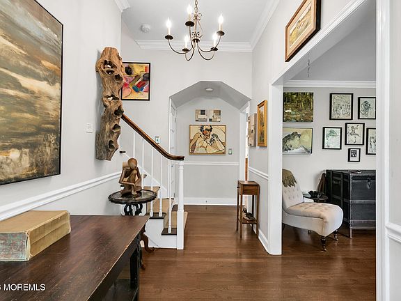 4th image of 46 Oaklawn Road