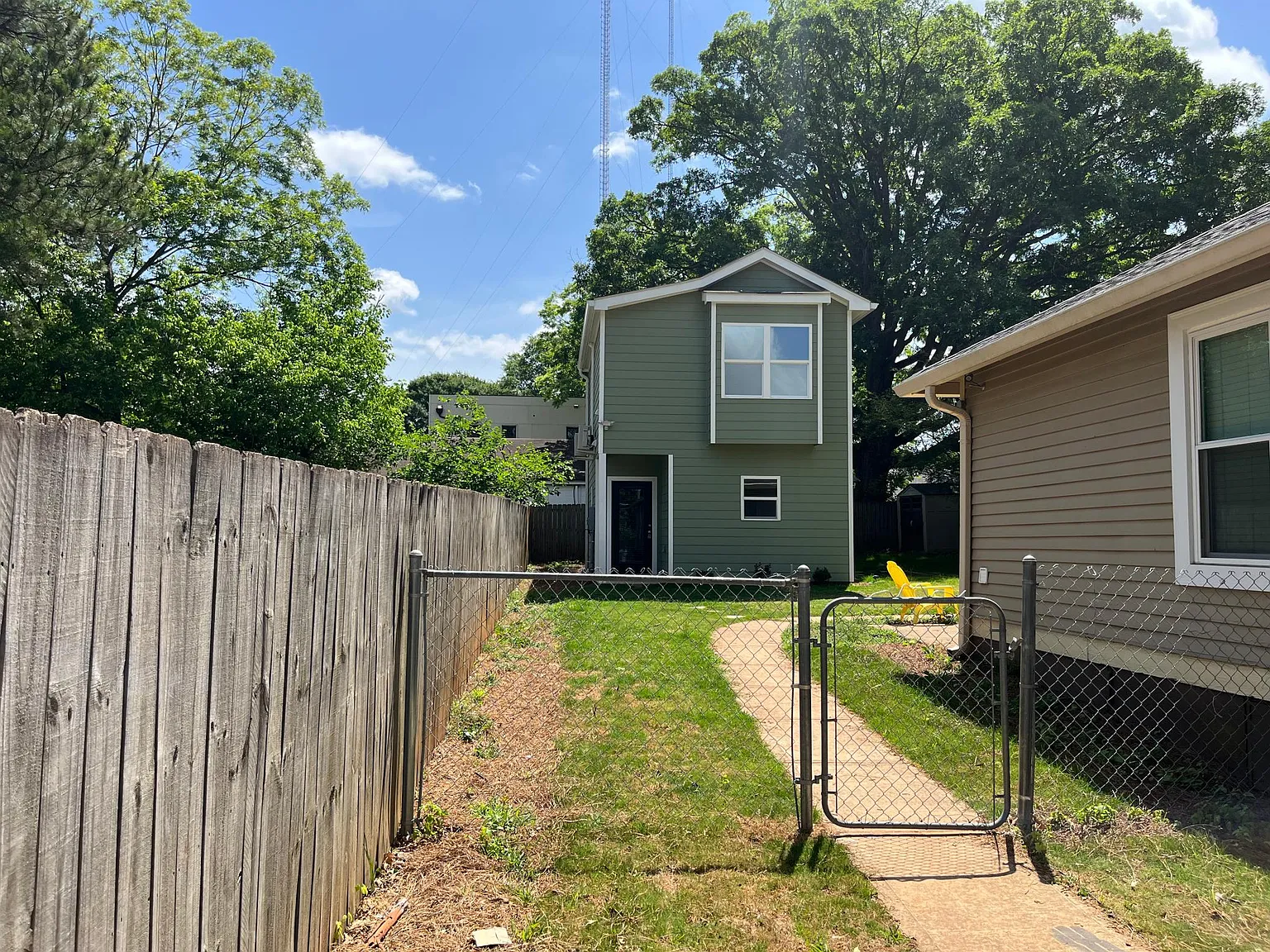 205 Mayson Ave NE — Photo 3