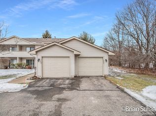 2687 Hillandale Dr NW, Grand Rapids, MI