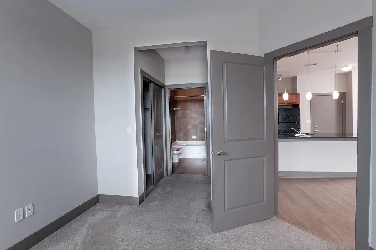 Stadium District Apartments — Photo 4