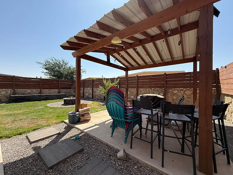 3856 Loma Cortez Dr — Photo 25