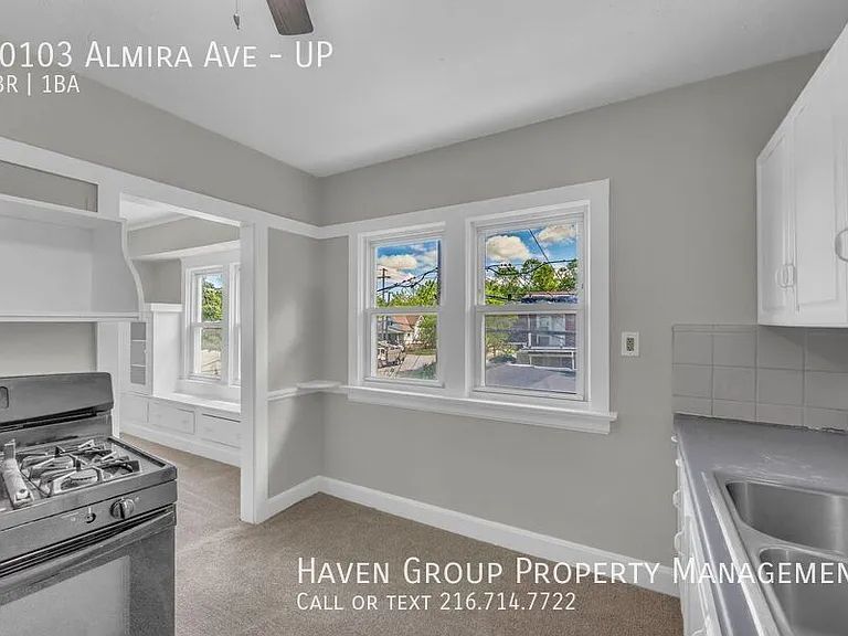 10103 Almira Ave #UP — Photo 11
