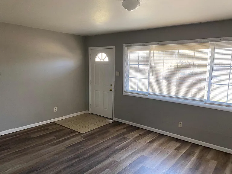8830 Bermuda Dr — Photo 4