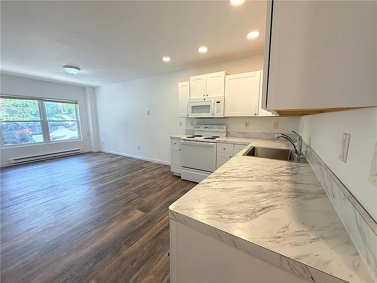811 Itaska St #1 — Photo 8