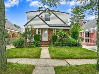 80-27 258th Street, Glen Oaks, NY, 11004