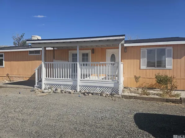 1330 E 7th St, Silver Springs, NV 89429