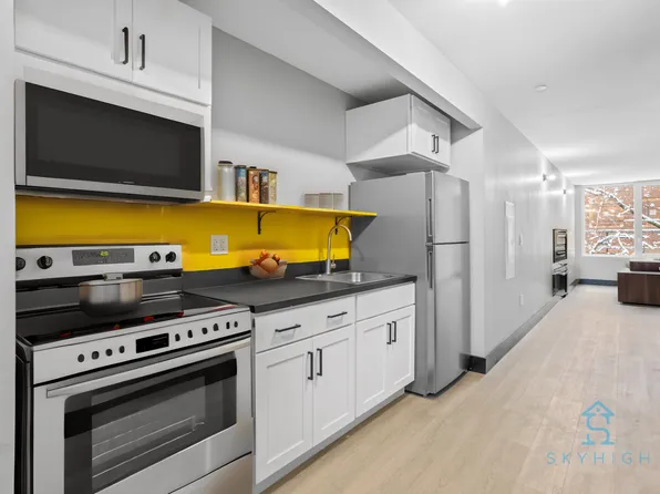 250 Winthrop Street image 2 of 16