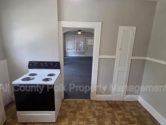 4th image of 918 E Lime St APT 1