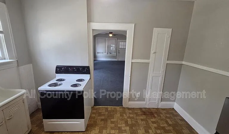 918 E Lime St #1 — Photo 4