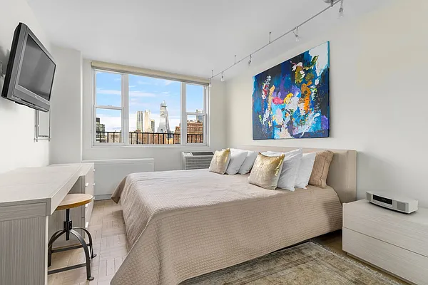 Sold by Compass | media 4