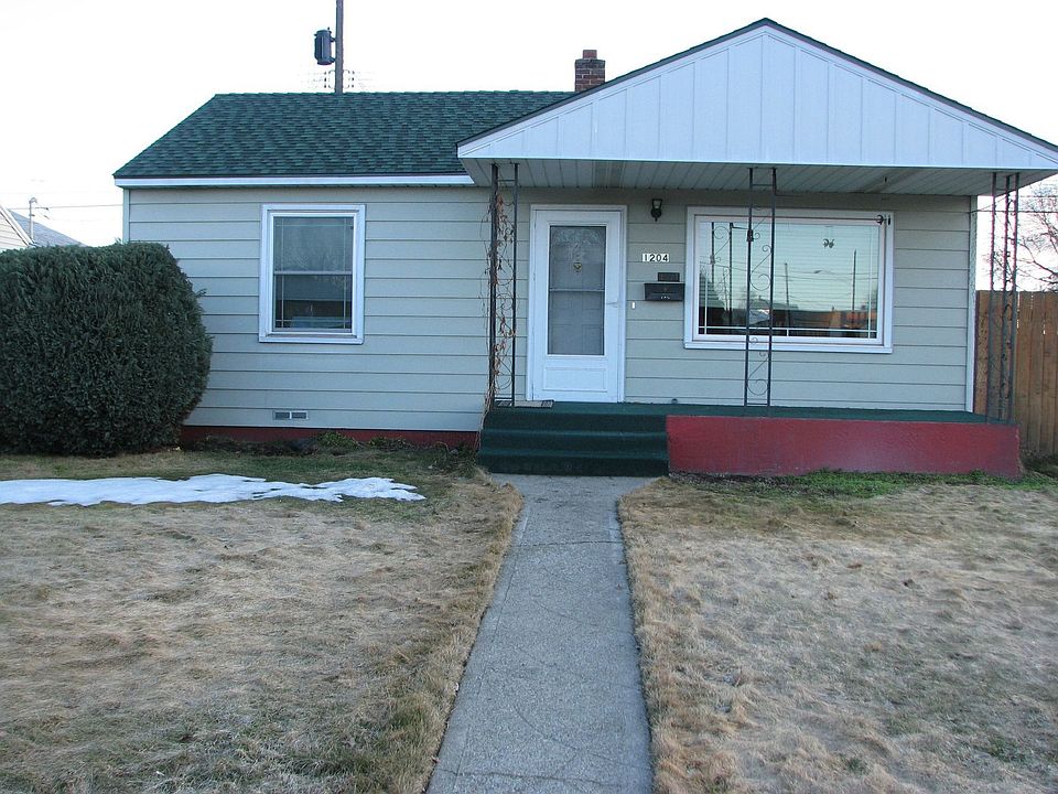 1204 E Garland Ave - corner lot