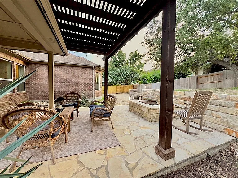 300 Grafton Ln — Photo 30
