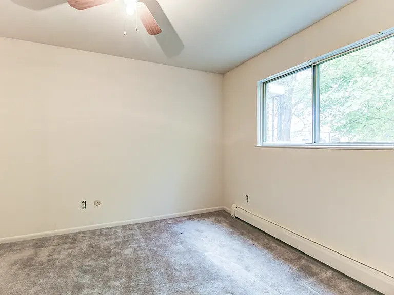 34630 Glenwood Rd — Photo 17