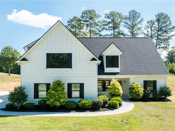 682 Riverside Ests, Lanett, AL 36863