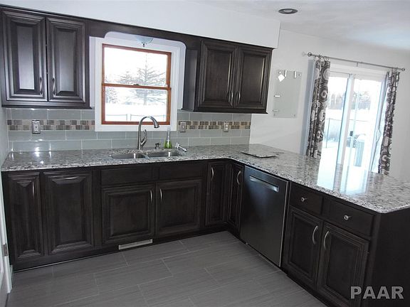 3rd image of 700 Bayberry Dr