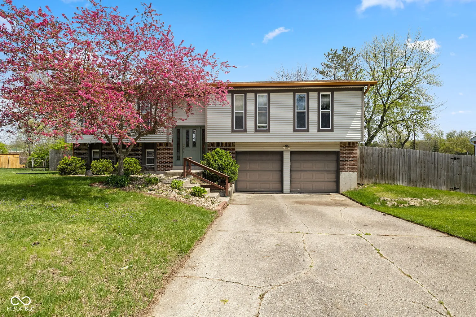 8235 Picadilly Ln photo 1