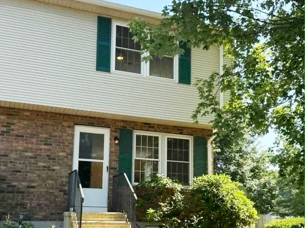 10 Countryside Lane #1, Middletown, CT 06457