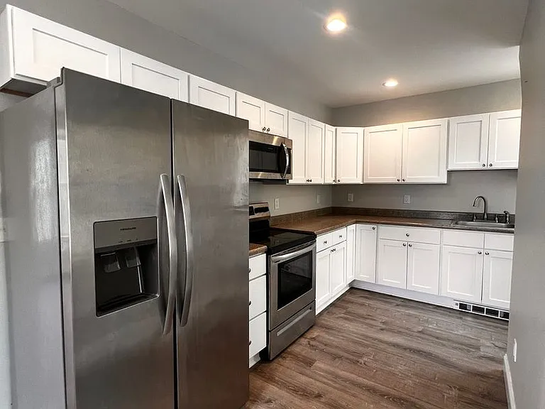 131 Main St — Photo 2