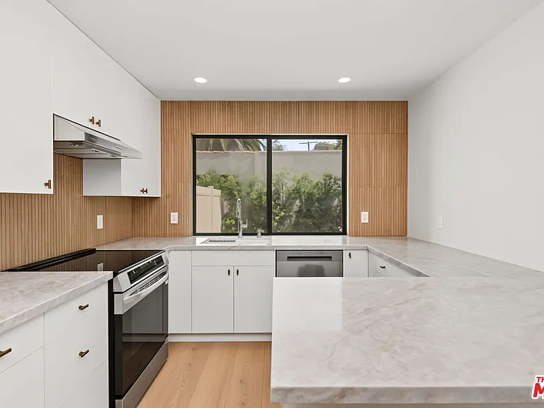 5841 Whitworth Dr — Photo 8
